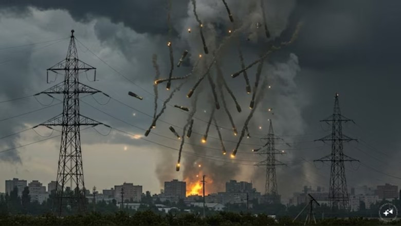 Hải quân Hoa Kỳ đã sử dụng tên lửa Tomahawk phóng từ biển với đầu đạn Kit-2 , bao gồm các cuộn sợi carbon, ở Iraq như một phần của Chiến dịch Bão táp Sa mạc trong Chiến tranh vùng Vịnh năm 1991, nơi nó đã vô hiệu hóa khoảng 85% nguồn cung cấp điện.