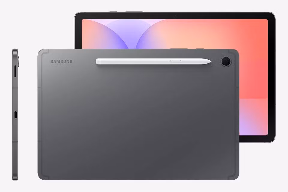 Đặc biệt, bút S Pen sẽ được tặng kèm ngay trong hộp, mang lại giá trị lớn cho người dùng sáng tạo hoặc cần ghi chú. Ngoài ra, máy còn được trang bị hệ thống loa kép stereo hỗ trợ công nghệ Dolby Atmos, hứa hẹn mang lại trải nghiệm âm thanh sống động.