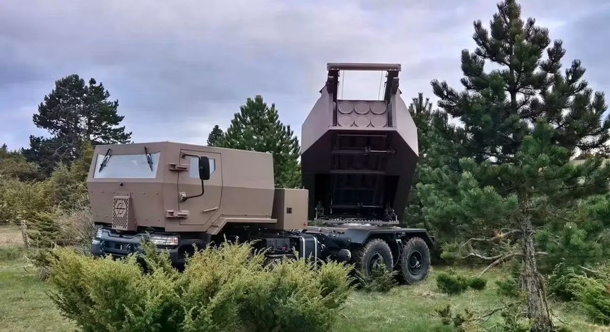 Pháp quyết định thay thế hệ thống phóng tên lửa M270 HIMARS, bằng một sản phẩm nội địa. Thundart do liên doanh MBDA và Safran phát triển đã được lựa chọn sau một cuộc đấu thầu cạnh tranh, song sẽ phải đối mặt với thị trường xuất khẩu đầy thách thức.