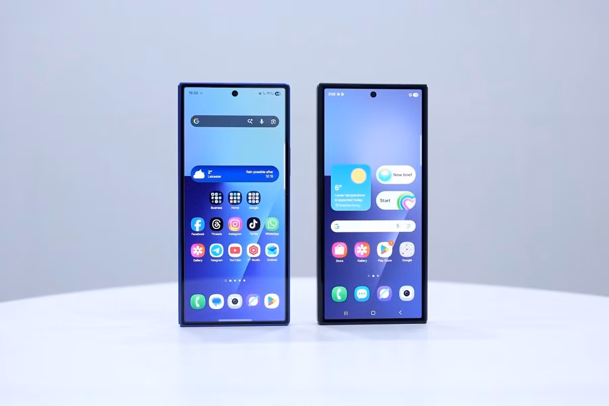 Khi nhìn vào mặt trước của Galaxy Z TriFold lần đầu mà chưa mở máy ra, có lẽ nhiều người sẽ lầm tưởng rằng đây là chiếc Galaxy Z Fold7 bởi thiết kế và kích thước gần như tương đồng.