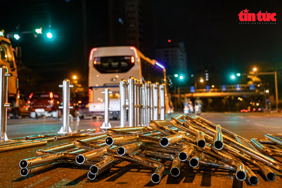 Theo Sở Xây dựng Hà Nội, các tuyến đường nói trên đều đủ điều kiện để phân làn riêng khi lưu lượng không quá tải, bề mặt lòng đường đủ chiều rộng.