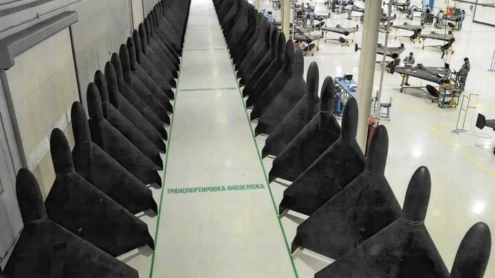 Với sản lượng lên tới hàng trăm chiếc mỗi ngày, UAV Shahed mới cũng có thể trở thành mặt hàng xuất khẩu tiềm năng, điều khiến không ít nước phương Tây lo ngại về một “trật tự UAV toàn cầu mới” mà Moskva đang định hình.
