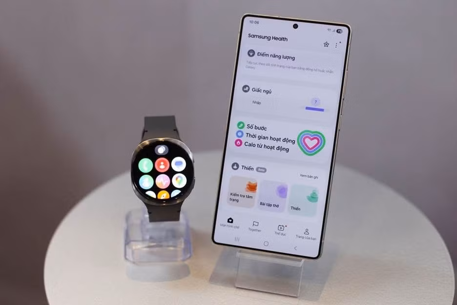 Nếu mức độ căng thẳng cao vẫn tiếp diễn, tính năng Cảnh báo Căng thẳng Cao sẽ phát tín hiệu để bạn có thể nghỉ ngơi và kiểm soát mức độ căng thẳng theo thời gian thực. Với Mindfulness Tracker, bạn có thể ghi lại tâm trạng và nhận hướng dẫn về các bài tập thở để giảm căng thẳng ngay từ cổ tay.