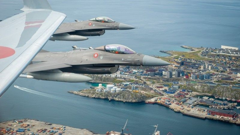 Các tiêm kích F-16AM của Không quân Hoàng gia Đan Mạch bay qua Greenland. Ảnh: Forsvaret