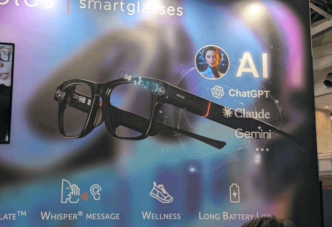 Điều này được thực hiện bởi Envision, một công ty khởi nghiệp được thành lập bởi Karthik Mahadevan, CEO của công ty, và Karthik Kannan, CTO. Cả Mahadevan và Kannan đều học tại Cao đẳng Kỹ thuật, sau đó Mahadevan lấy bằng thạc sĩ Thiết kế Công nghiệp và Sản phẩm tại Đại học Công nghệ Delft.