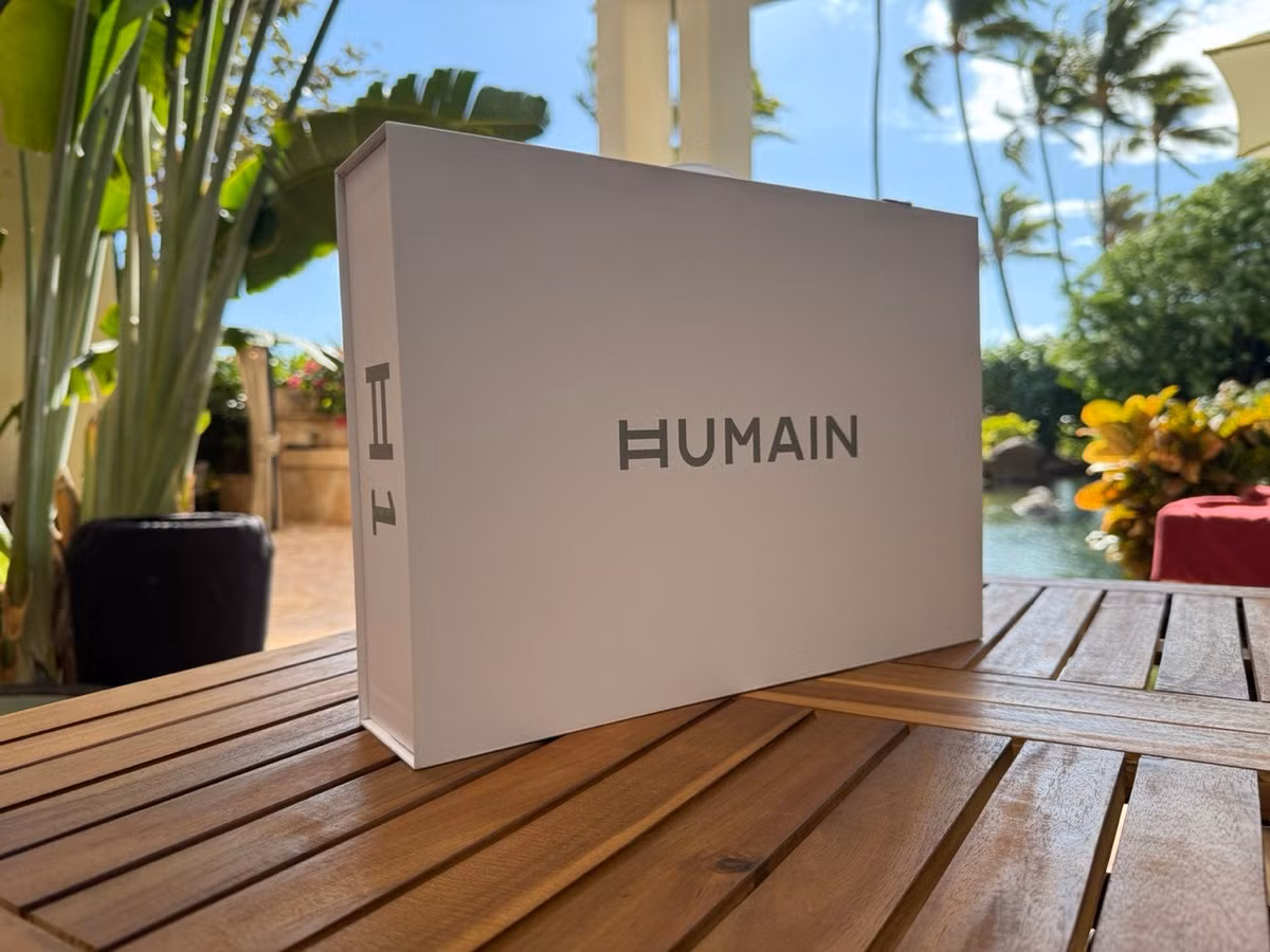 CEO Tareq Amin của Humain khẳng định rằng họ không tạo ra sản phẩm này để trở thành nhà sản xuất PC thông thường, mà để "định nghĩa lại trải nghiệm người dùng tương lai". Ông cho biết việc phát triển Humain One OS chỉ mất 7 tháng, một thời gian khá ngắn cho một dự án tham vọng như vậy.