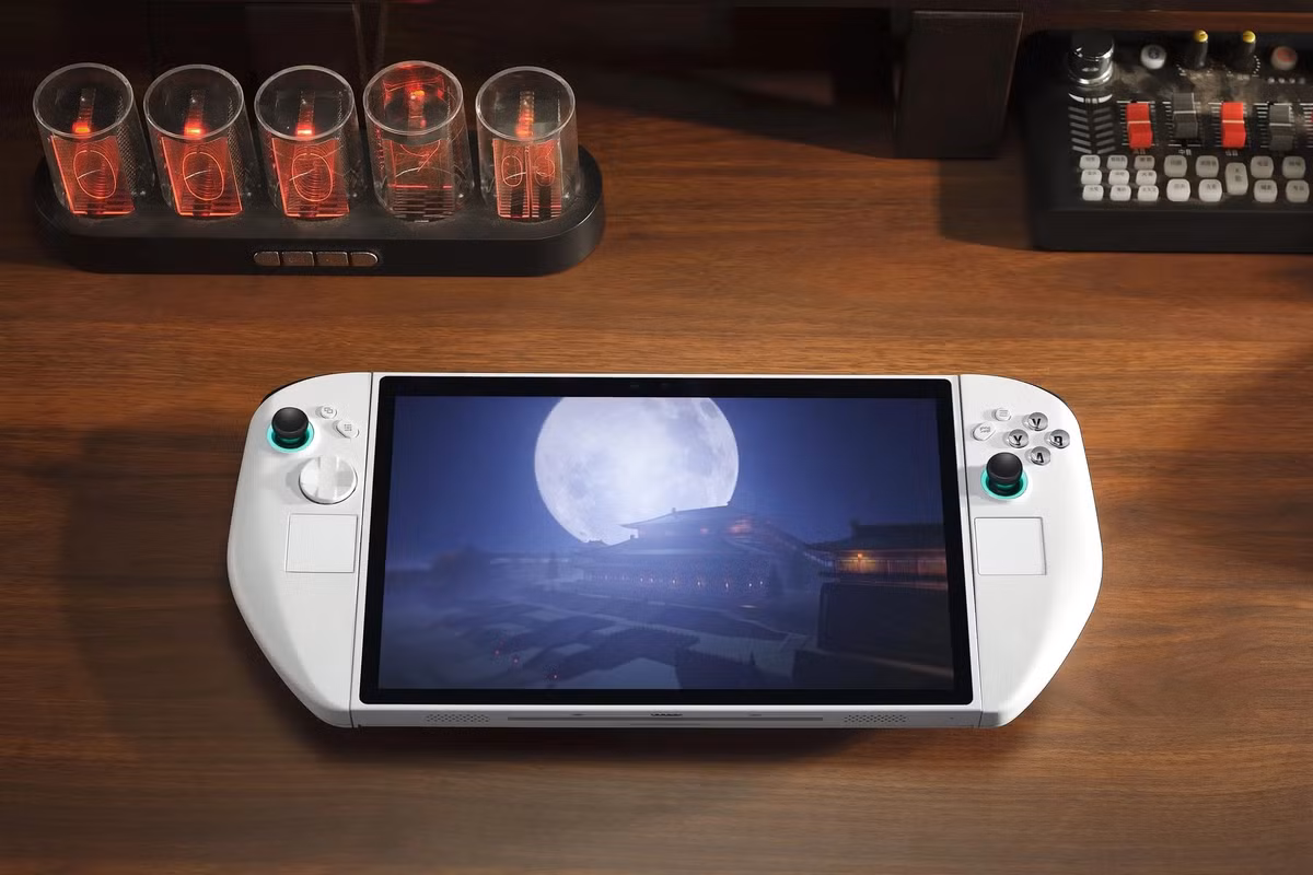 Công nghệ 3D này hoạt động nhờ hệ thống camera trước theo dõi chuyển động mắt và khuôn mặt, giúp tạo hiệu ứng chiều sâu khi người dùng ở đúng góc nhìn tối ưu (được đánh dấu bằng chấm xanh trên màn hình).