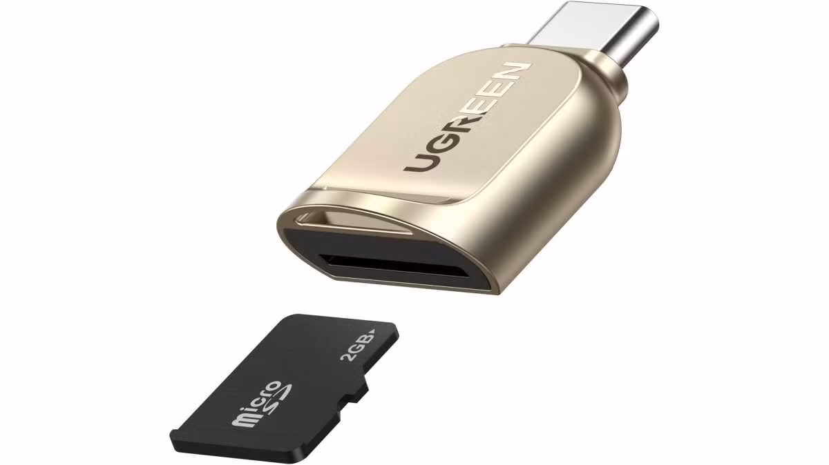 Tương tự với ổ nhớ ngoài, thiết bị đọc thẻ đa năng sẽ rất hữu ích nếu bạn còn có nhiều dữ liệu được lưu từ những "thế hệ" smartphone trước đây. Trong trường hợp bạn sở hữu các thiết bị như máy ảnh, máy quay, ghi âm mà không có kết nối mạng thì việc tháo thẻ nhớ để di chuyển chúng sang thiết bị có thể chỉnh sửa, chia sẽ là không thể thiếu.