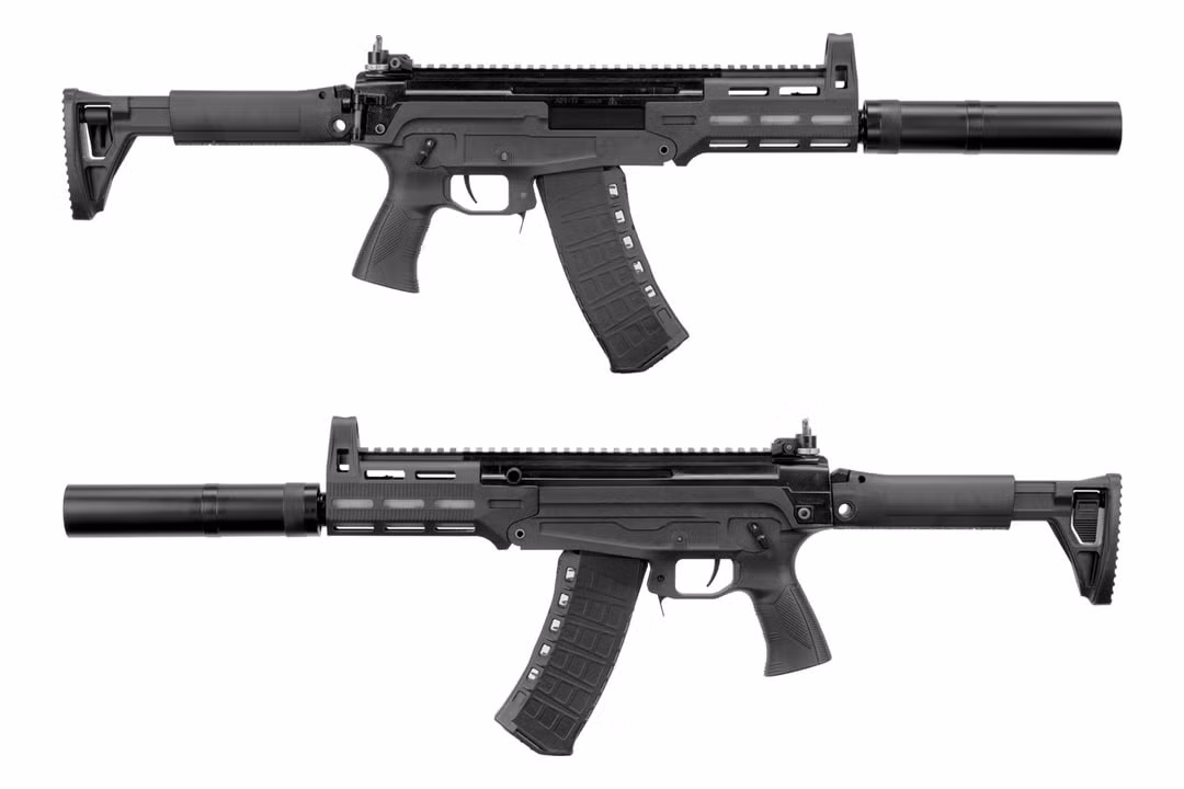 Chương trình AM-17 được triển khai dựa trên yêu cầu của quân đội Nga về một loại súng tự vệ nhỏ gọn, có thiết kế hỗ trợ cho các đội xe bọc thép, lực lượng đặc nhiệm và lực lượng thực thi pháp luật.