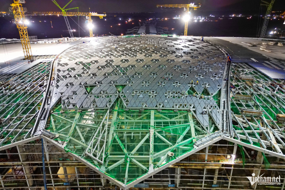 Sân bay quốc tế Long Thành được định hướng trở thành cảng hàng không lớn nhất Việt Nam, với công suất thiết kế 100 triệu hành khách mỗi năm.