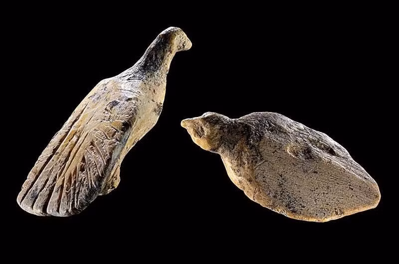 two-bird-figurines-fou-1.jpg