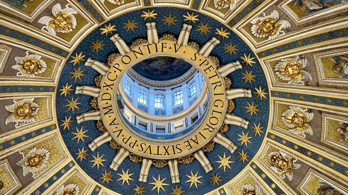 Tập đoàn Leonardo của Ý chính thức ra mắt hệ thống phòng thủ tên lửa và phòng không tích hợp mang tên Michelangelo Dome - Mái vòm Michelangelo. Tên này được đặt theo mái vòm Vương cung thánh đường Thánh Peter ở Thành phố Vatican.