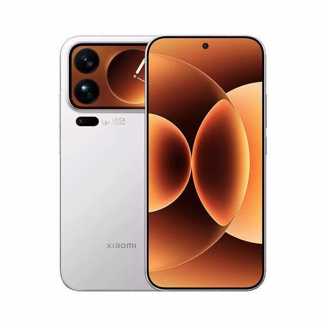 Trong khi đó, Xiaomi 17 Pro Max mang màn hình chính LTPO OLED 6,9 inch 12-bit, cùng màn hình phụ 2,9 inch. Camera giữ nguyên cảm biến chính 50 MP, nhưng ống kính tele periscope sử dụng cảm biến lớn hơn (ISOCELL GN8 1/2") và khẩu độ f/2.6, cho chất lượng cải thiện.
