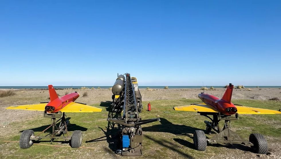 Hệ thống được giao nhiệm vụ nhận diện và đánh chặn mục tiêu đối phương trong khi vẫn có các lực lượng thân thiện hoạt động trong cùng khu vực tác chiến. Kết quả thành công cho thấy SİPER-1 có thể phân biệt chính xác giữa mục tiêu thân thiện và đối phương, thực hiện đánh chặn mà không ảnh hưởng đến an toàn không phận.