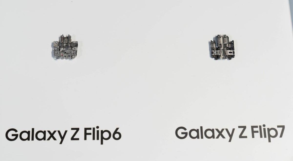 Trên Galaxy Z Flip7, Samsung cải tiến cả bản lề và chất liệu Armor Aluminum giúp tăng độ bền của sản phẩm. Máy vẫn giữ nguyên khả năng kháng nước IPX8 mà chưa có chống bụi.