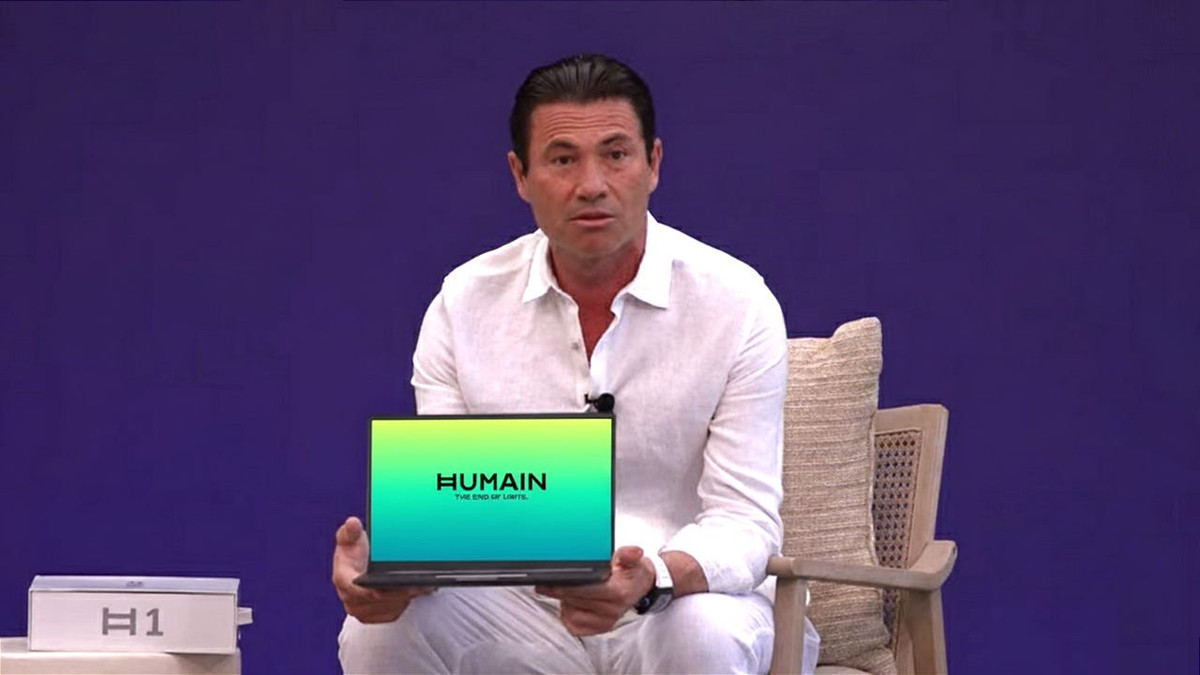 CEO Qualcomm Cristiano Amon nhận xét rằng Horizon Pro đại diện cho tương lai của máy tính cá nhân thông minh, mang đến hiệu suất đột phá và trải nghiệm AI tiên tiến cho cả doanh nghiệp và người tiêu dùng. Sự hợp tác này thể hiện tầm nhìn về máy tính cá nhân AI hybrid đột phá.