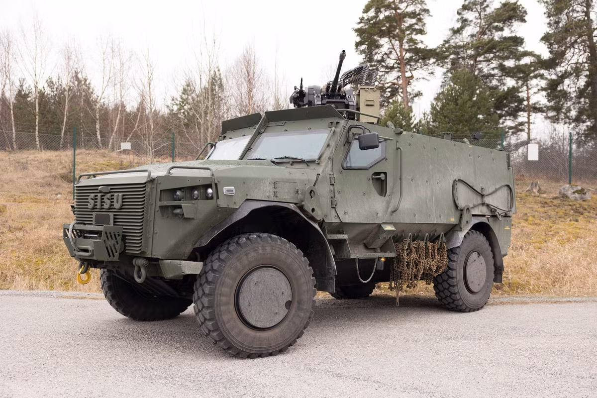 Mặc dù mới được công bố trong năm nay, hệ thống Loke đã được huấn luyện cấp trung đội với phi đội 21 của Không quân Thụy Điển. Phản hồi từ quá trình tích hợp sẽ cung cấp thông tin cho việc điều chỉnh thiết kế và đặt ra cơ sở cho các lần lặp lại trong tương lai.