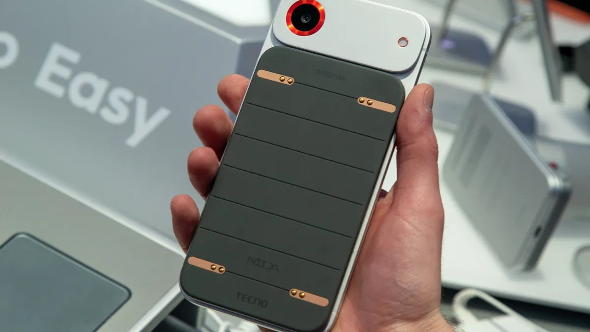 Chi phí phát triển và duy trì hệ sinh thái phụ kiện là gánh nặng cho hãng sản xuất, trong khi người dùng phải cân nhắc thêm chi phí mua mô-đun bên cạnh điện thoại. Thực tế thị trường cho thấy đa số người mua ưu tiên một thiết bị hoàn chỉnh hơn là một hệ thống lắp ghép.