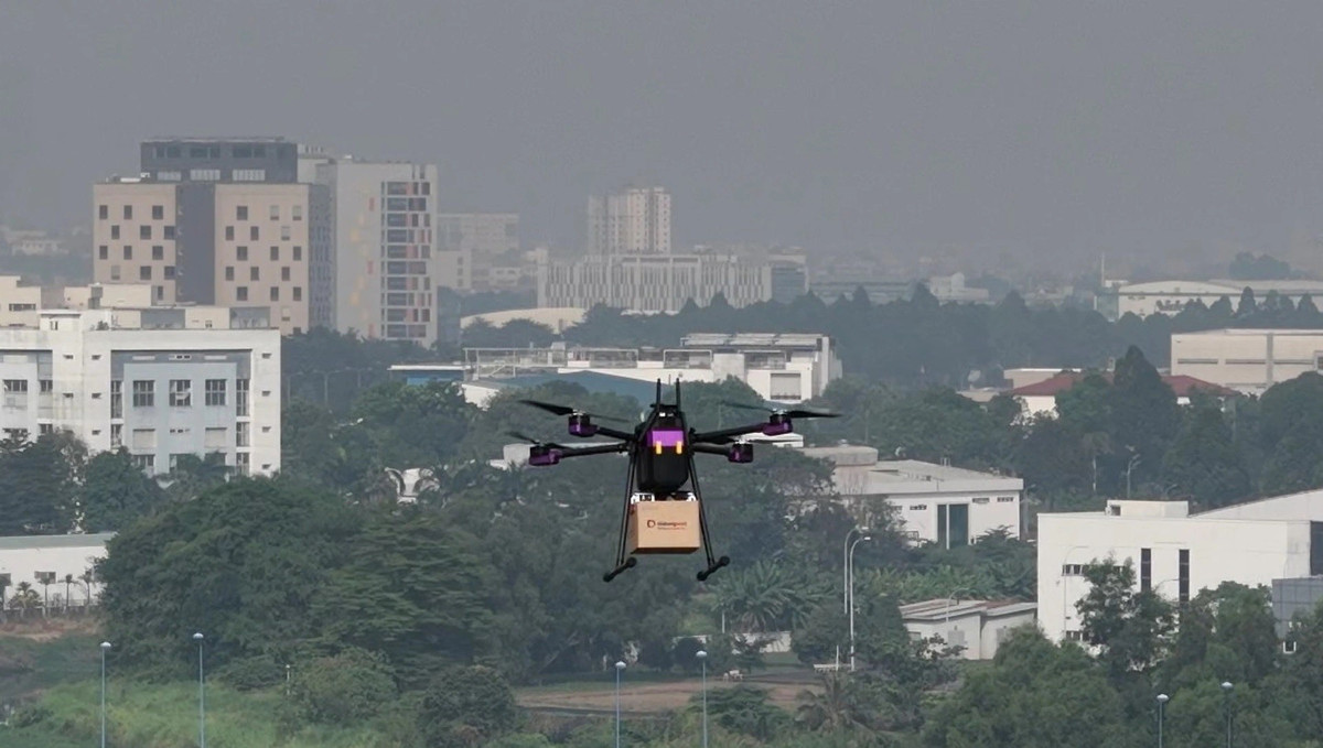 Theo TP.HCM, các chuyến bay thử nghiệm hiện nay đang thu thập dữ liệu thực tế để phục vụ việc hoàn thiện chính sách, đồng thời đánh giá mức độ tự động hóa, độ chính xác định vị, khả năng giám sát từ xa và độ ổn định của UAV khi vận chuyển nhiều loại hàng hóa khác nhau.