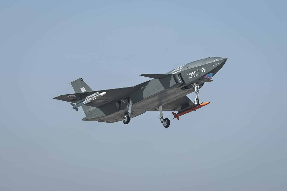 Tập đoàn quốc phòng Baykar của Thổ Nhĩ Kỳ ngày 30/11 thông báo máy bay không người lái (UAV) vũ trang mang tên Kizilelma đã khai hỏa tên lửa đối không ngoài tầm nhìn Gokdogan, trong cuộc thử nghiệm bắn đạn thật diễn ra hồi tuần trước.