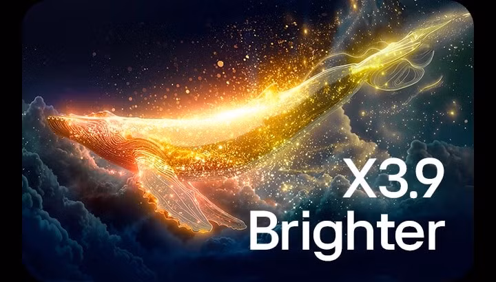 Về hiệu năng, sản phẩm được trang bị công nghệ Hyper Radiant Color và Brightness Booster Ultra, cho độ sáng cao hơn 3.9 lần so với các mẫu OLED thông thường.