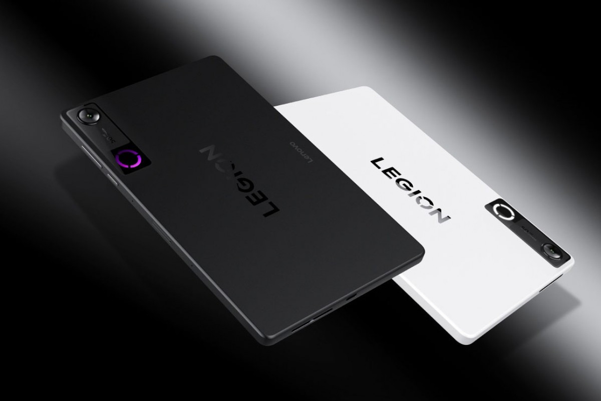 Máy tính bảng có hai màu Trắng và Đen. Phiên bản RAM 12GB + ROM 256GB có giá khoảng 16,3 triệu đồng trong khi phiên bản RAM 16GB + ROM 512GB có giá khoảng 19,4 triệu đồng. Phiên bản cao cấp nhất với RAM 24GB + ROM 1TB có giá khoảng 24,3 triệu đồng.