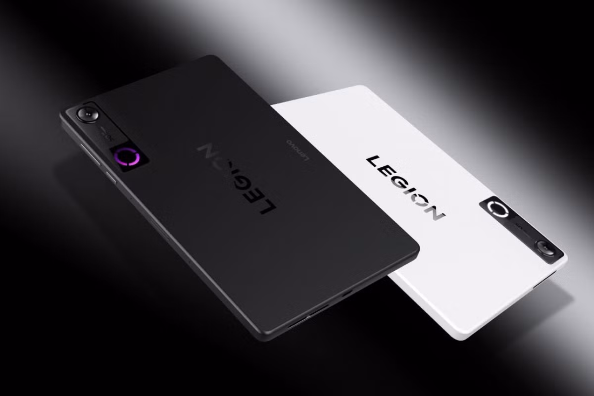 Máy tính bảng có hai màu Trắng và Đen. Phiên bản RAM 12GB + ROM 256GB có giá khoảng 16,3 triệu đồng trong khi phiên bản RAM 16GB + ROM 512GB có giá khoảng 19,4 triệu đồng. Phiên bản cao cấp nhất với RAM 24GB + ROM 1TB có giá khoảng 24,3 triệu đồng.