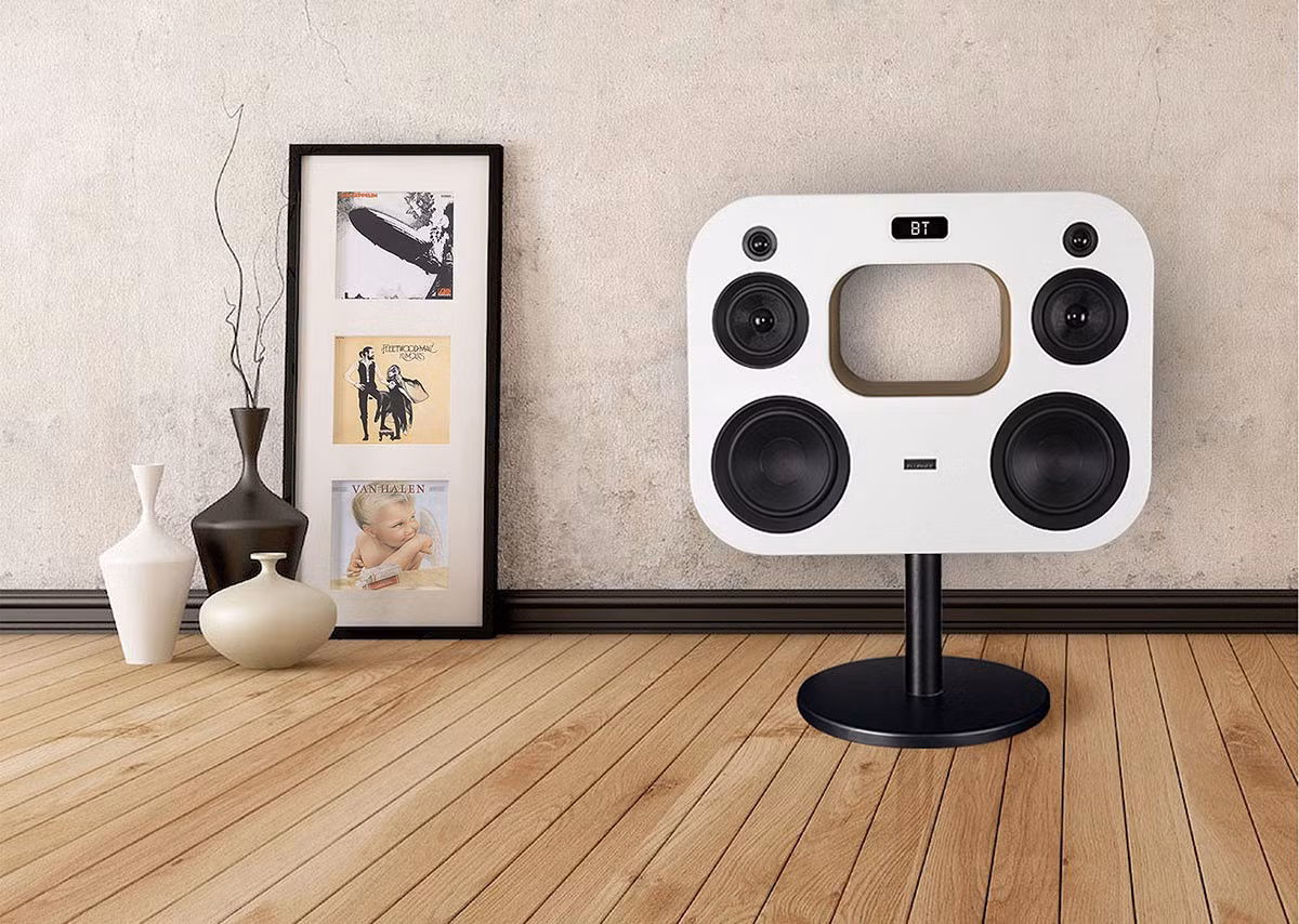 Với vẻ ngoài khá độc đáo, Fluance Fi70 đạt 72 điểm từ Consumer Reports, cùng với điểm 4 về chất lượng âm thanh, tính dễ sử dụng và tính linh hoạt. Với thiết kế âm thanh ba chiều, loa được trang bị hai loa siêu trầm 8 inch, loa tweeter neodymium và củ loa trung âm 5 inch dệt từ sợi thủy tinh, mang đến âm thanh đầu ra như trong rạp hát. Những chiếc loa này tái tạo mọi chi tiết nhỏ nhất từ ​​giọng hát đến tiếng trống đá với độ hoàn hảo tối đa, mang đến cho bạn trải nghiệm âm thanh sống động như thật.