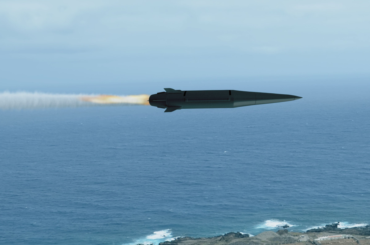 Nhưng thành công vào tháng 12 năm 2024 đã viết lại câu chuyện đó. Nó không chỉ xác nhận tên lửa mà còn khẳng định toàn bộ hệ sinh thái trên mặt đất được thiết kế để biến nó thành mối đe dọa đáng tin cậy trên chiến trường. Chỉ vài tháng sau, vào ngày 24 tháng 4 năm 2025, Quân đội Mỹ chính thức đặt tên cho LRHW cái tên "Dark Eagle" - Đại bàng hắc ám.