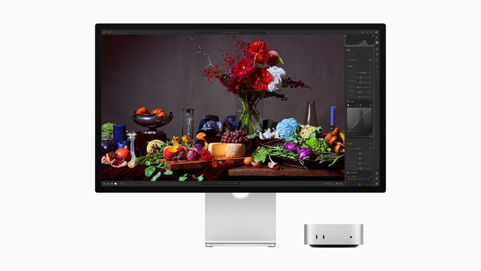 Trong khi đó, Studio Display XDR nâng cấp toàn diện về công nghệ hiển thị. Màn hình Retina XDR 5K 27 inch có độ phân giải 5120 x 2880 pixel, sử dụng đèn nền mini-LED với 2.304 vùng làm mờ cục bộ. Thiết bị đạt độ sáng SDR tối đa 1000 nit, HDR đỉnh 2000 nit và tỷ lệ tương phản 1.000.000:1, giúp tái tạo hình ảnh có độ tương phản cao và hạn chế hiện tượng halo.
