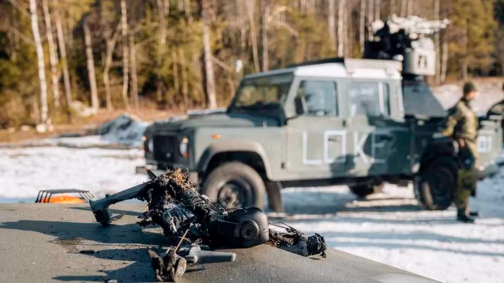 Thiết kế theo dạng mô-đun và có khả năng mở rộng, cho phép kết nối các cảm biến và vũ khí mới khi các mối đe dọa phát triển."Để đối phó với các mối đe dọa mới nổi, một chuỗi cảm biến-đến-bắn súng được tối ưu hóa là rất quan trọng."