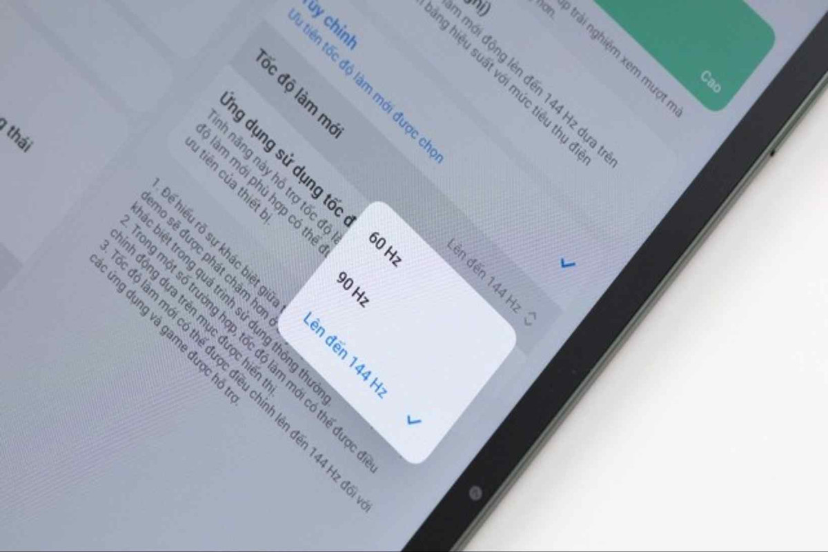 Với kích thước màn hình hơn 11 inch, máy vẫn đủ lớn để làm việc nhưng không quá cồng kềnh khi mang theo trong balo. Màn hình cũng là một trong những điểm khiến chiếc tablet này tạo ấn tượng tốt. Xiaomi trang bị tấm nền LCD 11,2 inch độ phân giải 3.2K, tần số quét 144 Hz và hỗ trợ Dolby Vision.