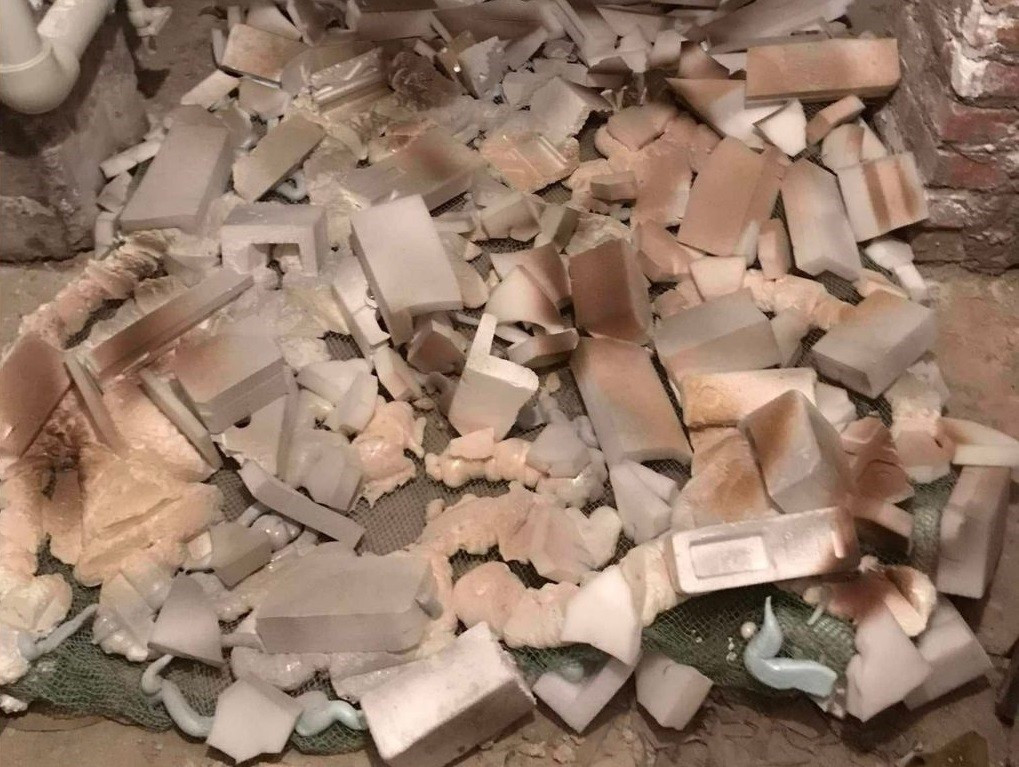 Trong bối cảnh đó, các tình nguyện viên người Ukraine hỗ trợ Lực lượng Quốc phòng bằng cách làm lưới ngụy trang thủ công cho biết họ đã nhận được những yêu cầu tương tự từ quân đội.