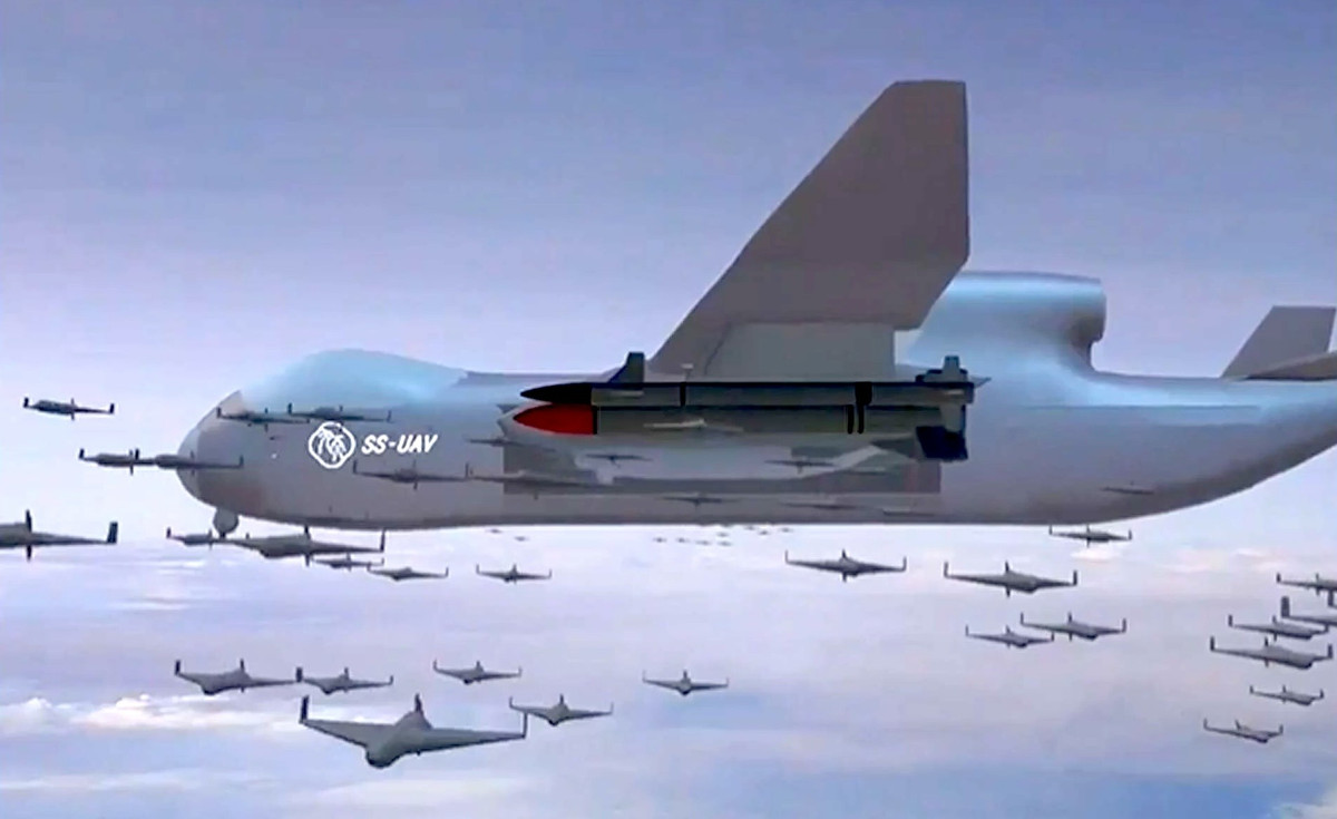 Jiu Tian được thiết kế để thả 100 đơn vị đạn dược hoặc máy bay không người lái cỡ nhỏ, bao gồm cả những chiếc UAV “tự sát”, từ hai khoang chứa phía bên bụng máy bay.