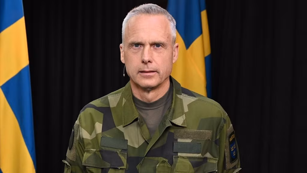 Thiếu tướng Jonas Wikman , Tổng tham mưu trưởng Không quân Thụy Điển , cho biết : "Đây là một ví dụ rõ ràng về cách chúng tôi đang xây dựng các năng lực cần thiết và chúng tôi đã sẵn sàng thay đổi các quy trình thông thường để đáp ứng nhanh chóng các mối đe dọa hiện nay" .