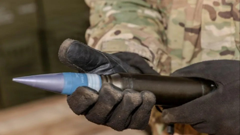 Việc chuyển đổi từ súng phóng lựu cỡ nòng .50 hoặc 40mm cũ sang pháo 30mm XM813 là một trong những sự gia tăng hỏa lực đáng kể nhất đối với dòng xe Stryker kể từ khi được đưa vào sử dụng lần đầu vào đầu những năm 2000.