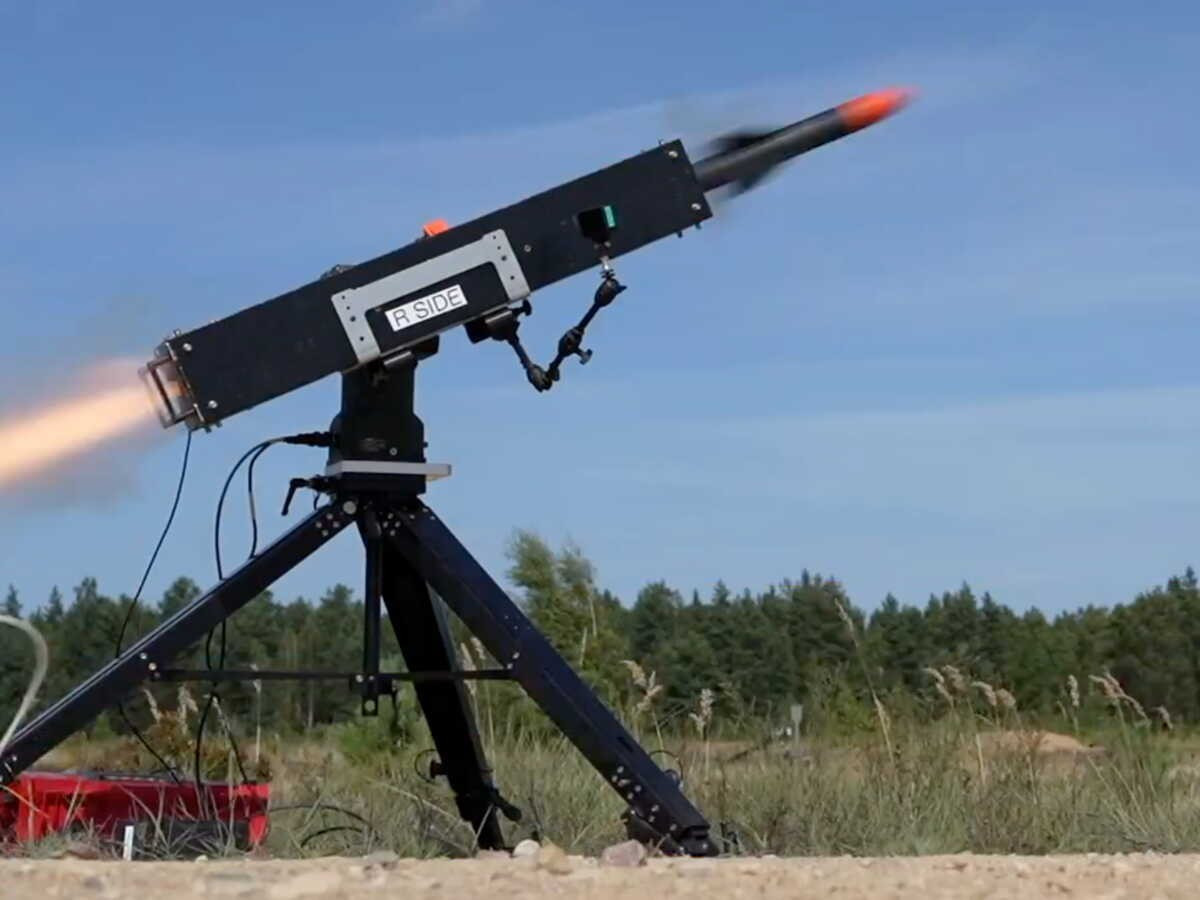 Theo các công ty, khả năng phòng không được phát triển chung này sẽ cung cấp “các giải pháp hiệu quả hơn, có khả năng mở rộng và linh hoạt hơn” để bảo vệ quân nhân và các địa điểm cơ sở hạ tầng trọng yếu trên khắp châu Âu, đồng thời cho biết sự hợp tác này sẽ mở ra các cơ hội xuất khẩu toàn cầu.