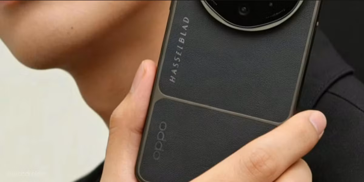 Ngoài phiên bản nâu be, một biến thể màu đen của OPPO Find X9 Ultra cũng được chia sẻ rộng rãi trên Weibo và X.