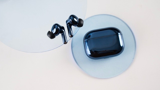 Vivo vừa giới thiệu mẫu tai nghe true wireless mới mang tên TWS 5, thuộc dòng sản phẩm cao cấp nhất của hãng.