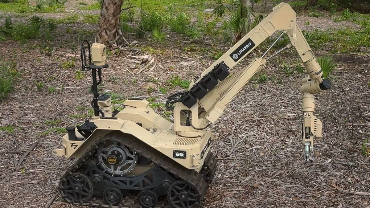 Được thiết kế để hỗ trợ các nhiệm vụ khó khăn nhất, T7 cung cấp khả năng xử lý vật liệu nổ (EOD), dọn dẹp vật liệu nguy hiểm, thu thập thông tin tình báo, giám sát và trinh sát (ISR) cũng như các hoạt động đặc biệt (SWAT).