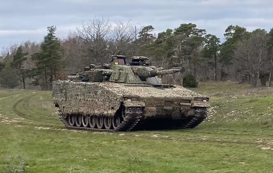 Tuy nhiên, ngay cả với tất cả những cải tiến, hỏa lực yểm trợ gián tiếp vẫn là một vai trò không chuẩn mực đối với xe chiến đấu bộ binh. Cách tiếp cận này không gây sát thương chính xác và có tầm bắn ngắn.