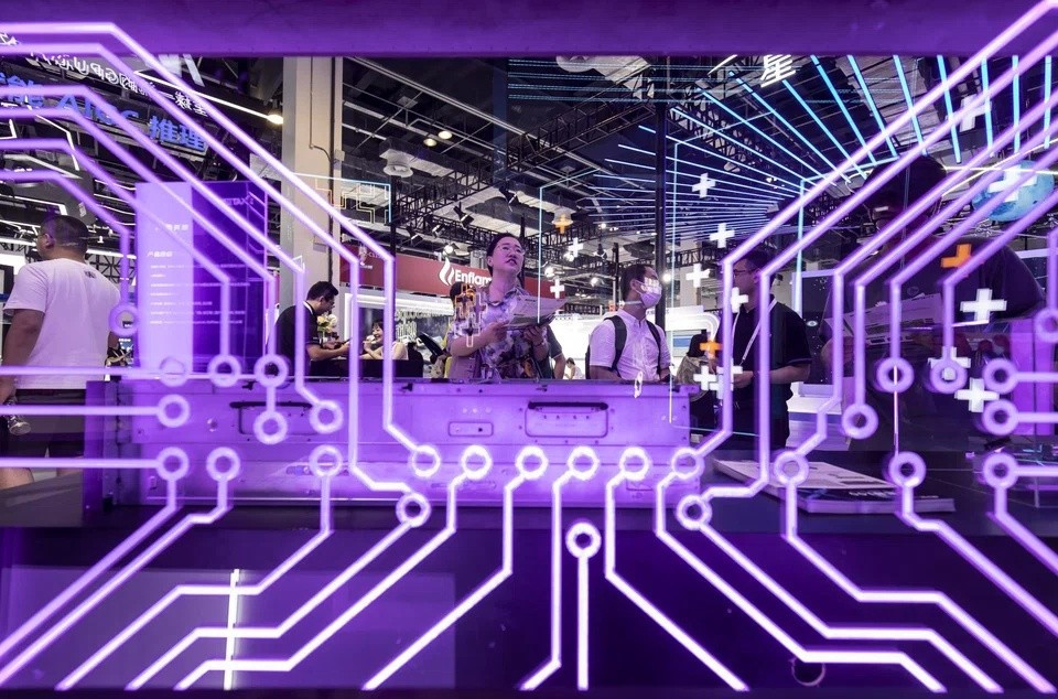 Nhiều cựu kỹ sư của ASML đang làm việc trong dự án bí mật của Trung Quốc. Ảnh: Business Times.