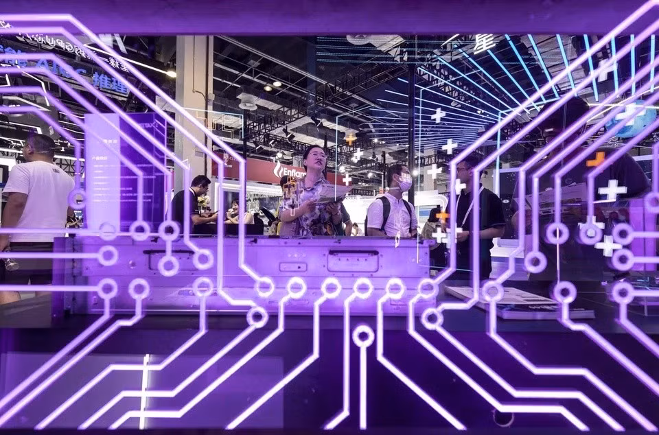 Nhiều cựu kỹ sư của ASML đang làm việc trong dự án bí mật của Trung Quốc. Ảnh: Business Times.