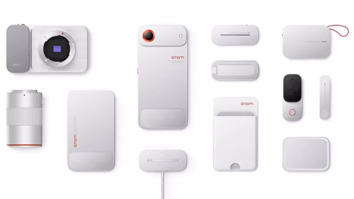 Bạn có hình dung được đây là một chiếc smartphone và tất cả các thứ có thể đồng thời gắn được vào nhau? Nếu một pin không đủ xài, gắn ...4 pin vào chả sao cả. Nếu camera không đủ xa, gắn ống kính tele to bự vào. Không phải tháo lắp phức tạp, các phụ kiện này gắn với nhau bằng nam châm.