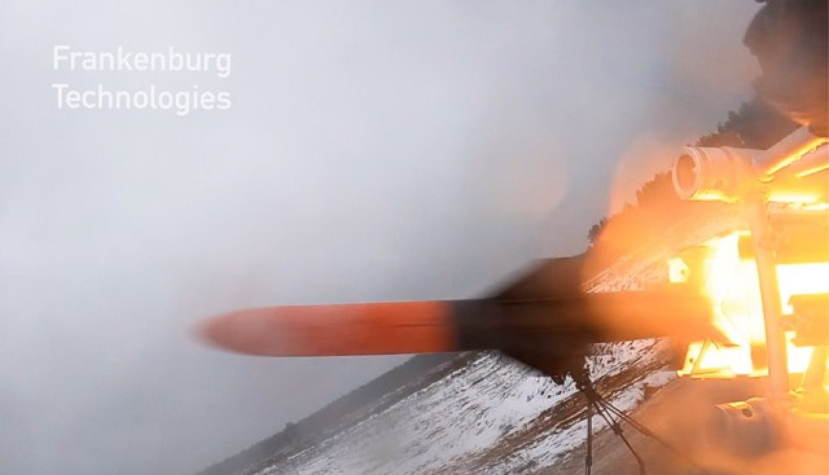 "Ngành quốc phòng đã bước vào một kỷ nguyên mới với sự phát triển nhanh chóng của chiến tranh bằng máy bay không người lái và ngành công nghiệp cần phải đáp ứng mối đe dọa ngày càng tăng này," Giám đốc điều hành của Babcock, David Lockwood, cho biết trong tuyên bố.