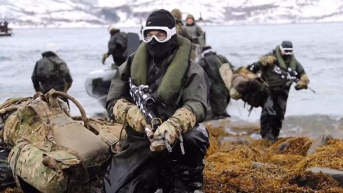 Trung tá Chris Armstrong, Chỉ huy trưởng Nhóm Khai thác Thông tin 30 Commando, cho biết: “Lực lượng Commando Anh đang nâng cao mức sẵn sàng chiến đấu cùng các đồng minh tại vùng Cực Bắc.”