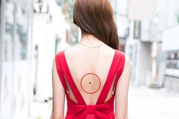 Họ có thể nhận được sự bảo vệ của cha mẹ và thừa kế tài sản của tổ tiên; sau khi lớn lên, họ có thể có sự nghiệp thành công và tương lai tươi sáng; về già, họ có thể tận hưởng hạnh phúc của con cháu và có nhiều cháu.