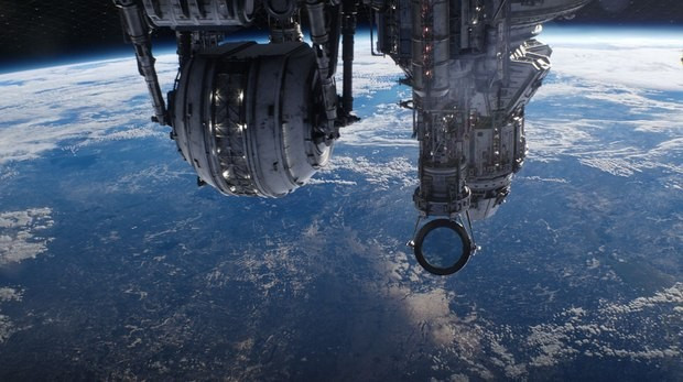 Khái niệm trạm điện Mặt Trời ngoài không gian được nhà khoa học Peter Glaser đề xuất từ năm 1968. Theo Duan, thu năng lượng trong không gian có thể hiệu quả gấp 10 lần so với trên Trái Đất do không có mây và không bị gián đoạn vào ban đêm.