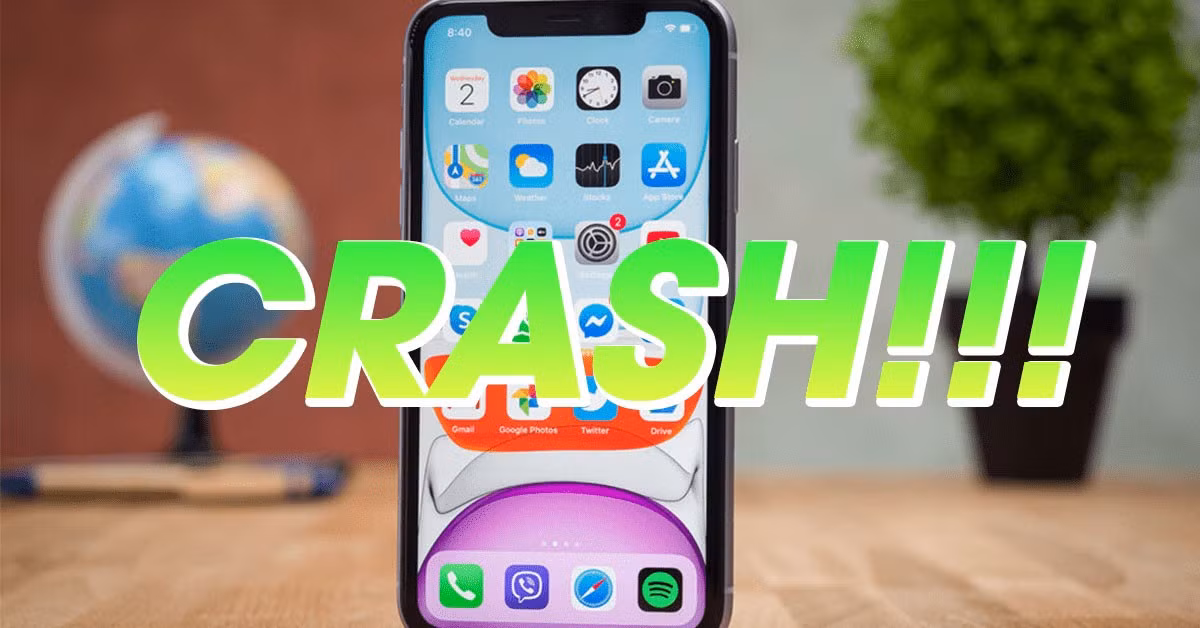 Lỗi ứng dụng bị "crash" đột ngột cũng là vấn đề phổ biến với iPhone vừa cài iOS 26 Beta. Nhiều người dùng báo cáo rằng các ứng dụng thường xuyên tự thoát khi đang sử dụng. Ví dụ, ứng dụng Camera có thể đột ngột đóng khi chuyển đổi giữa các chế độ chụp ảnh, trong khi các ứng dụng mạng xã hội đôi khi không phản hồi, buộc người dùng phải khởi động lại ứng dụng hoặc thậm chí khởi động lại thiết bị.