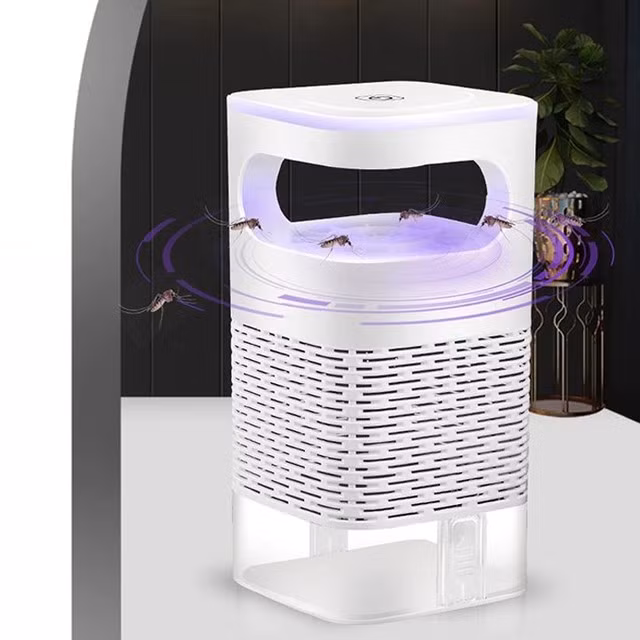 Đèn bắt muỗi là sản phẩm cực kỳ phổ biến trên các sàn thương mại điện tử với giá chỉ 50–200 nghìn đồng, đèn bắt muỗi mini quảng cáo dùng đèn UV thu hút muỗi, hút vào bằng quạt rồi tiêu diệt sạch 99%. Tuy nhiên, phần lớn người dùng đều xác nhận rằng muỗi vẫn bay đầy phòng, trong khi bên trong đèn chỉ… vài con côn trùng nhỏ và vài con ruồi giấm.